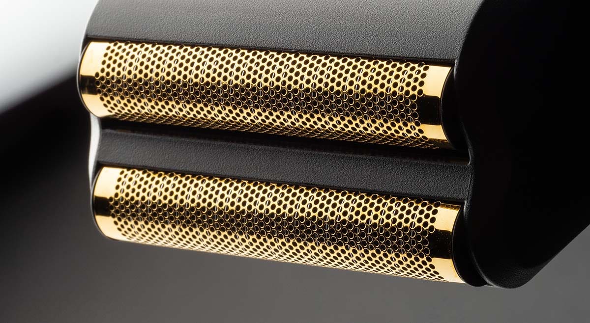 close up of the gold shaving foils of WAHL Vanish finishing tool